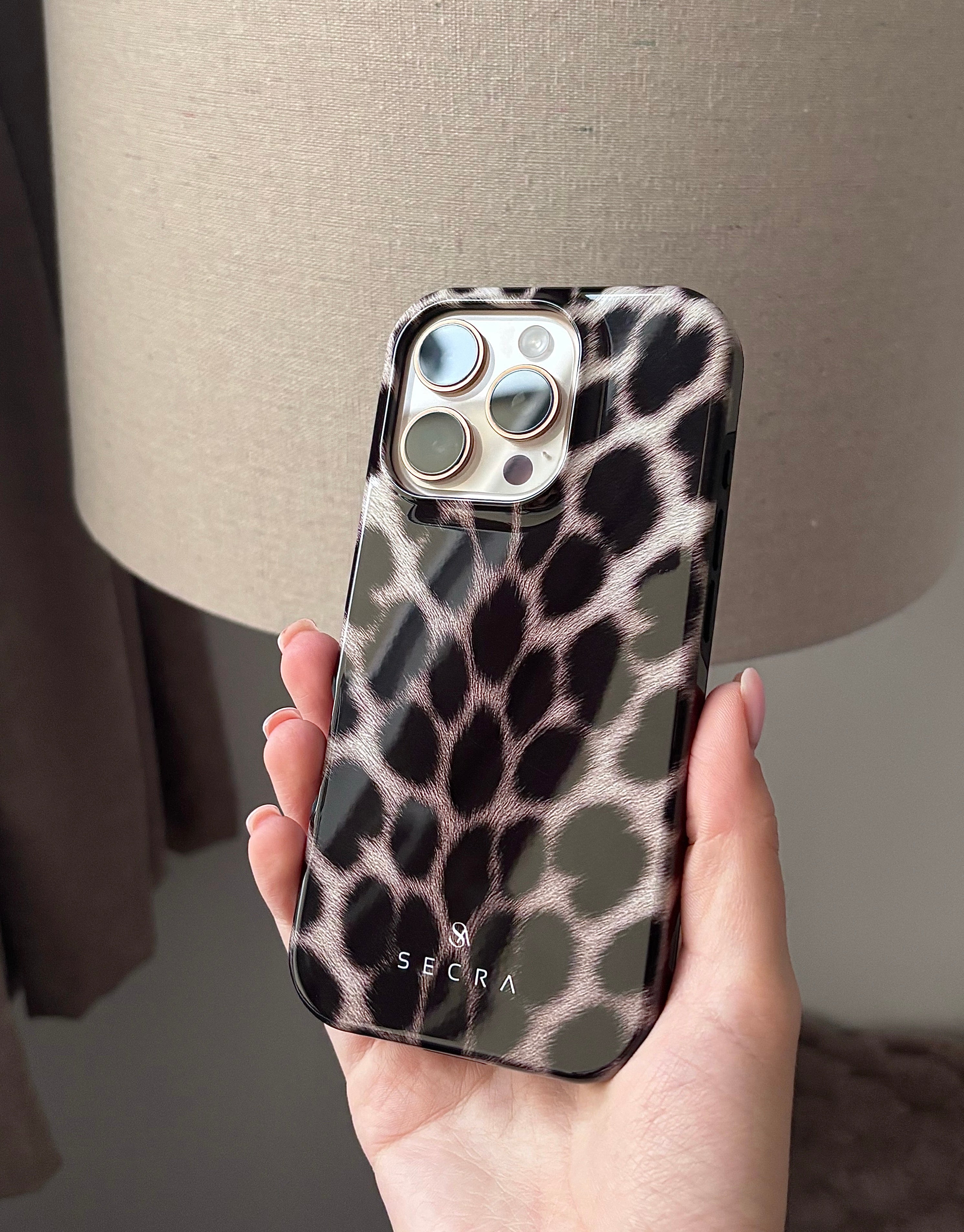 FULL PROTECTION CASE (FELINA)